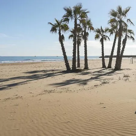 En La Playa Canet, Muy Cerca De Valencia *